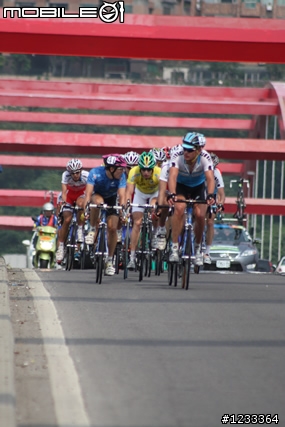 2009國際環台賽路經關渡大橋