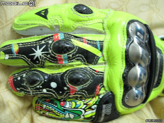 [開箱文] dainese replica valentino rossi  gloves