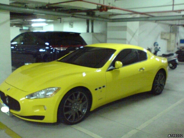 停車場驚見 Maserati （手機照）----- Update 3/14 21:~