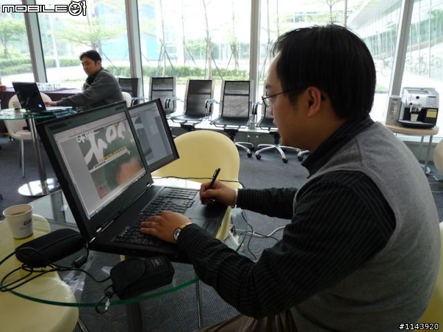 陸地上最強悍的戰車級筆電-Lenovo W700ds
