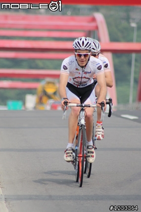 2009國際環台賽路經關渡大橋