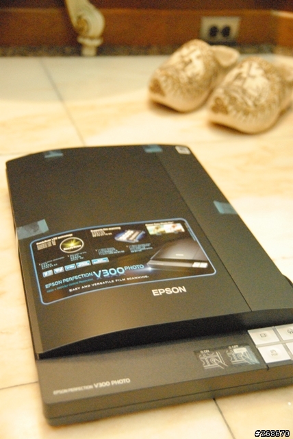 [試用心得]EPSON V300 PHOTO窮人掃瞄器開箱與使用心得(3.20新增測試照)