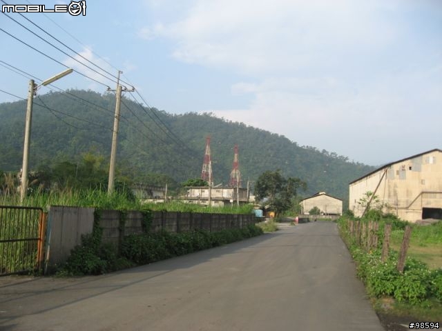 武荖坑林道適合闔家出遊，簡單OFF ROAD又可以玩水，還可以釣魚的地方。