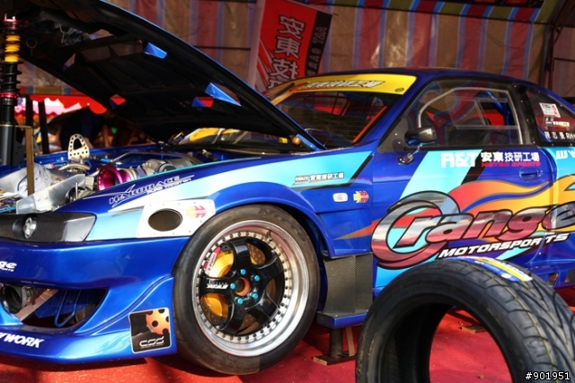 新加入影片，5DII用連拍追焦 2009鳳山市慶祝青年節城市漂移賽車
