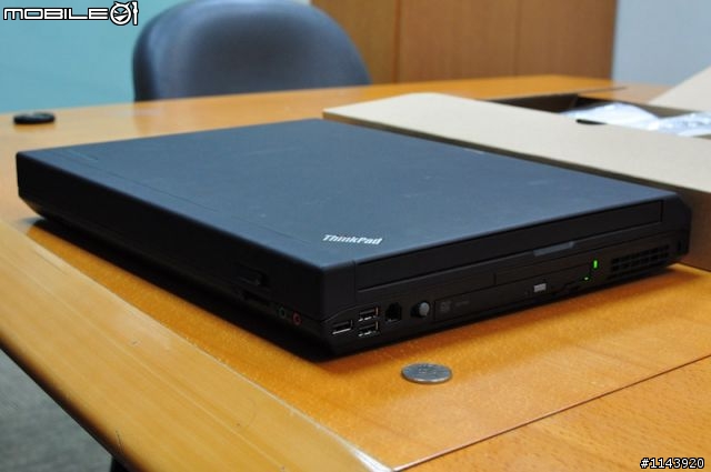 陸地上最強悍的戰車級筆電-Lenovo W700ds