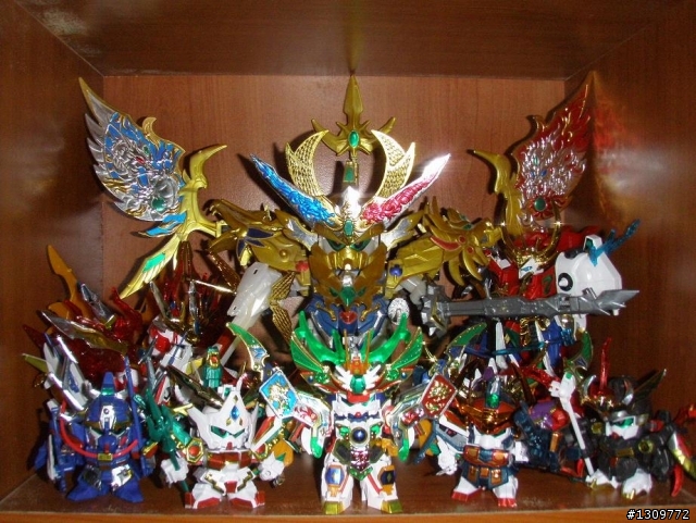 分享我的玩具櫃，大多是BB戰士、Gundam