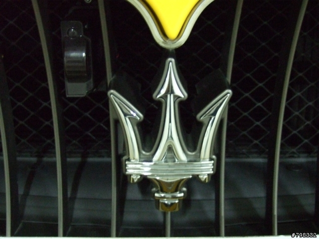 停車場驚見 Maserati （手機照）----- Update 3/14 21:~