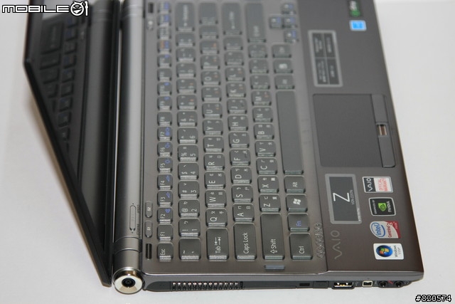 第一次的開箱文 SONY  VAIO Z25