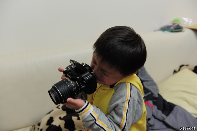 [開箱文] 響應 - 攝影需從小培養 Nikon D60