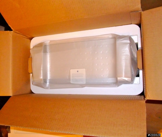 定製的MACPRO扛回來了。上開箱圖啦！嘻嘻