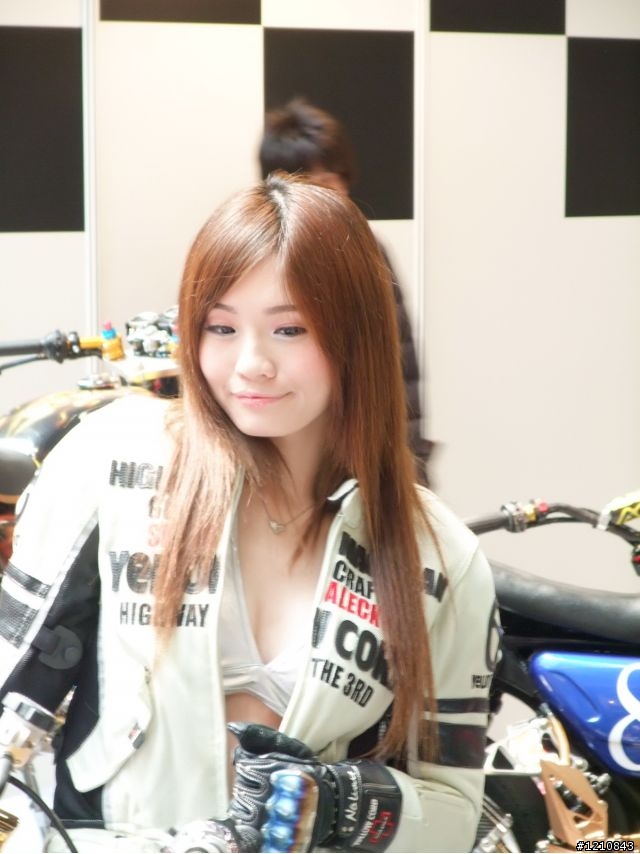 [累死人分享]2009台北世貿機車產業展，激暴!!挑戰機車展最多圖(ShowGirl隨時補上) - 已經全PO了