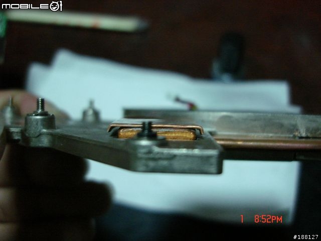 dv2709的gf8400m顯卡散熱改造,並請問主機板上螺絲柱脫落如何處理!!