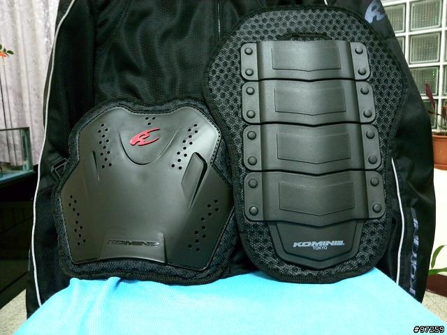 09年KOMINE  JK-701春夏防摔衣 分享 (更新護胸安裝問題-有圖說明)