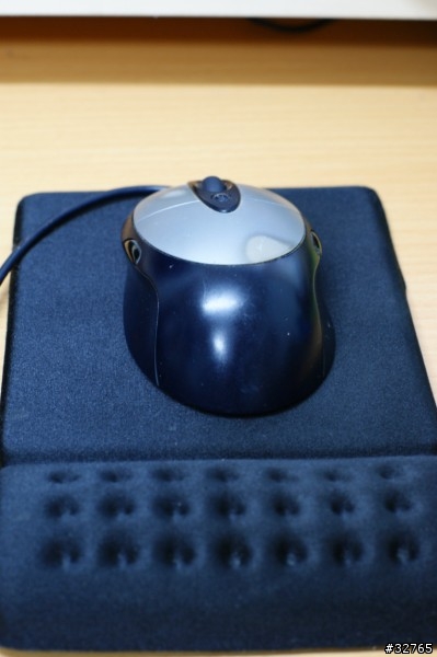 不專業[開箱]Razer DeathAdder 1800dpi 奎蛇藍光雷射光學滑鼠 補上 Zowie P-RF鼠墊