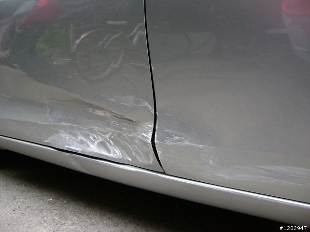 我的可憐的YARIS!