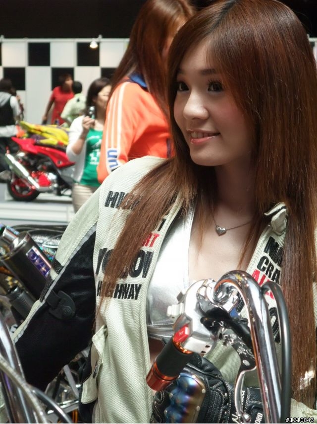 [累死人分享]2009台北世貿機車產業展，激暴!!挑戰機車展最多圖(ShowGirl隨時補上) - 已經全PO了