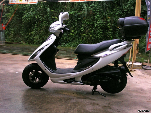 [分享] GSR Fi 上 Givi E350