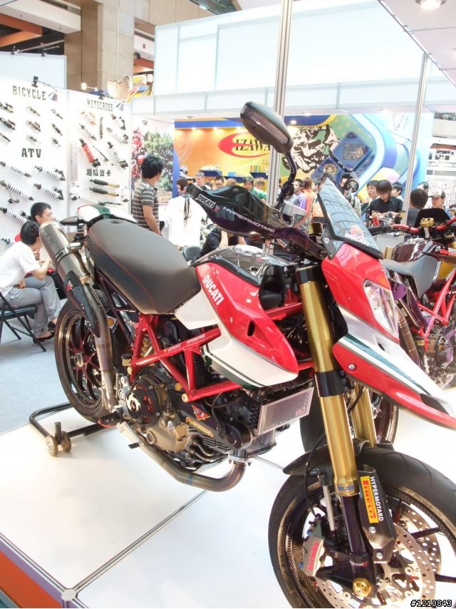 [累死人分享]2009台北世貿機車產業展，激暴!!挑戰機車展最多圖(ShowGirl隨時補上) - 已經全PO了