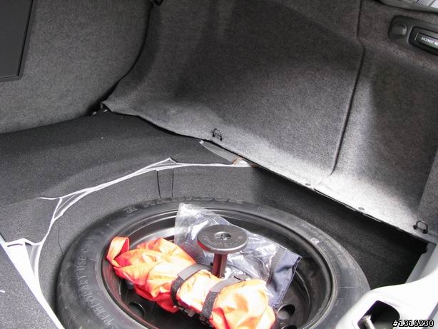 [DIY] Volvo S60 後行李箱隔音