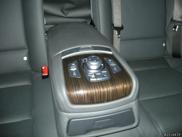 4月11號BMW新大7開箱文~~~~740LI~