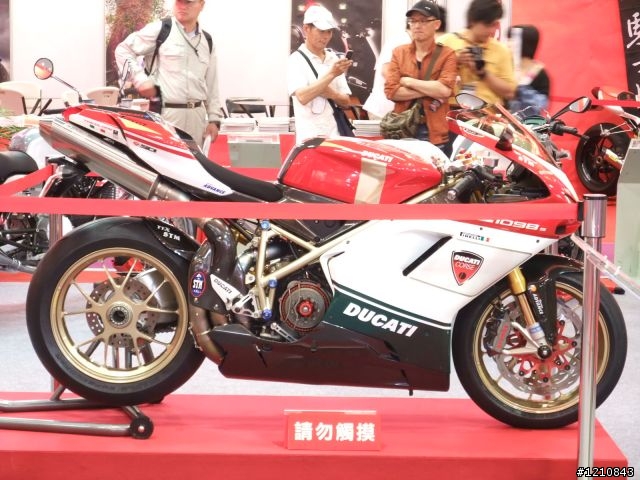 [累死人分享]2009台北世貿機車產業展，激暴!!挑戰機車展最多圖(ShowGirl隨時補上) - 已經全PO了