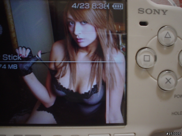 我的PSP-2007液晶螢幕出現一條線~
