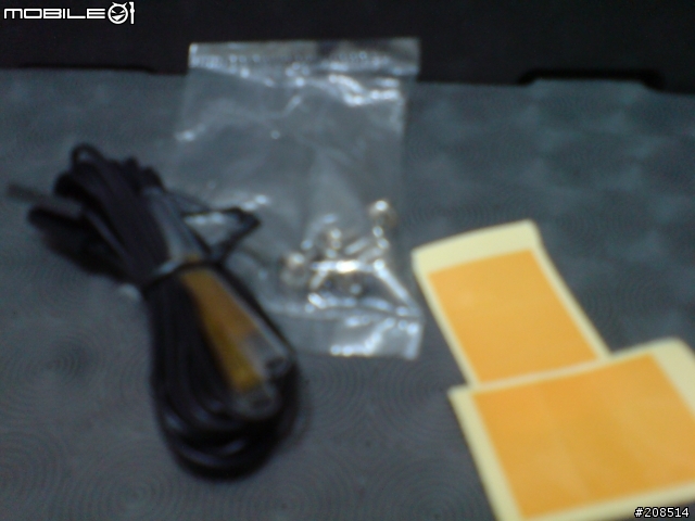 [簡易開箱&測試心得]AEROCOOL Modern-V與聯力TR-5多功能監控面板