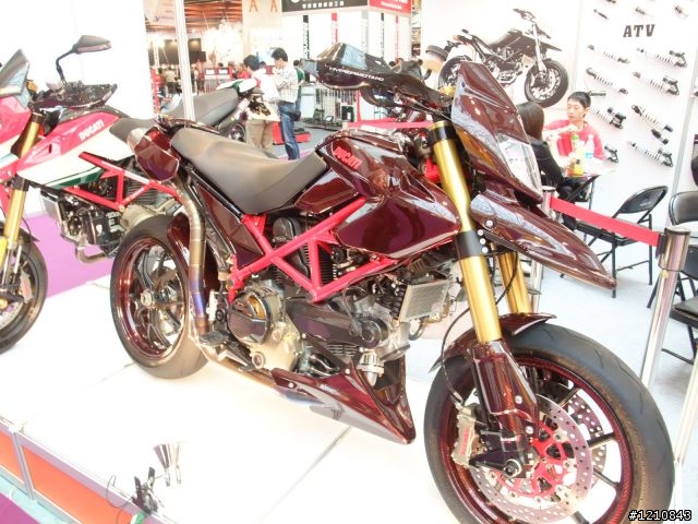 [累死人分享]2009台北世貿機車產業展，激暴!!挑戰機車展最多圖(ShowGirl隨時補上) - 已經全PO了