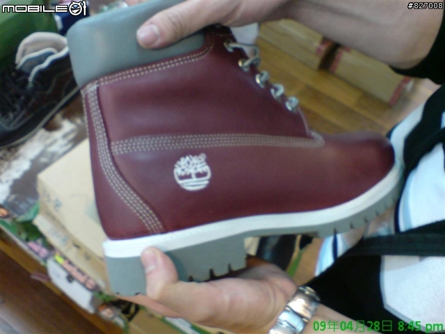 萬岳的timberland也太便宜了把 可是好像