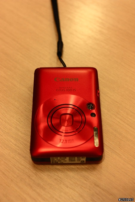 (分享) Canon IXUS 100IS 誰說Canon不懂時尚