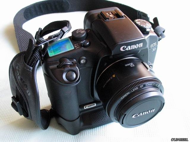 [分享]Canon E1腕帶的標準安裝方法及使用心得