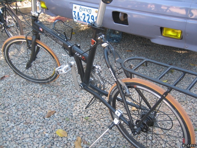 【緊急通報--請幫忙協尋】單車失竊--霧黑T3一台 -- 4/29更新竊賊照片