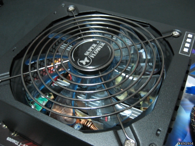 新居落成 不太一樣的CoolerMaster H.A.F 932+住戶