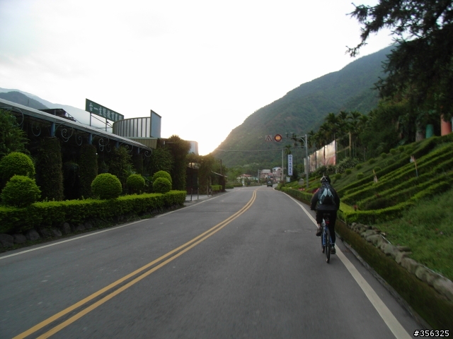 [遊記] 我們攜手騎單車去朝聖~台灣公路之巔-武嶺