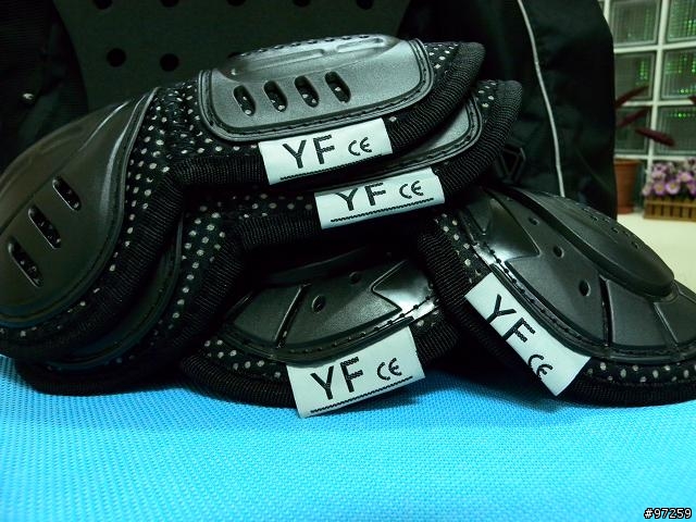 09年KOMINE  JK-701春夏防摔衣 分享 (更新護胸安裝問題-有圖說明)