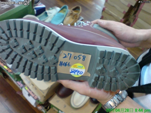 萬岳的timberland也太便宜了把 可是好像