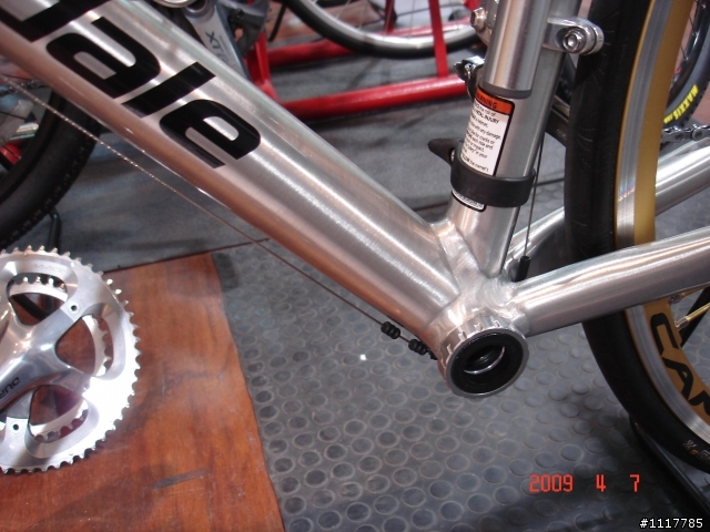 TIAGRA 唯一超越DURA ACE的機會 -------SHIMANO 原廠BB升級 陶瓷軸承 工程解說圖