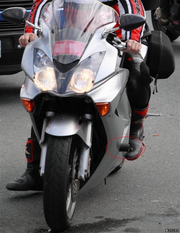 請教兩台車honda Vfr 800 Yamaha Fz1s 第3頁 Mobile01