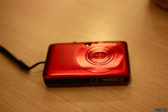 (分享) Canon IXUS 100IS 誰說Canon不懂時尚