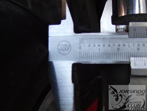 請問我的RACING這樣前輪偏移量算多嗎