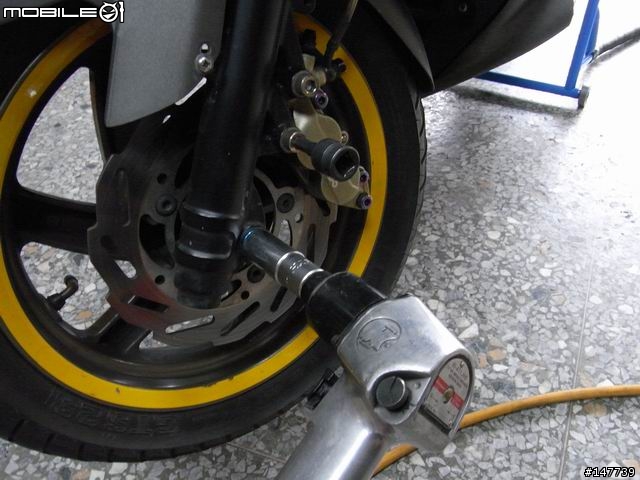 [更換]G-MAX200...更換前輪SKF軸承....