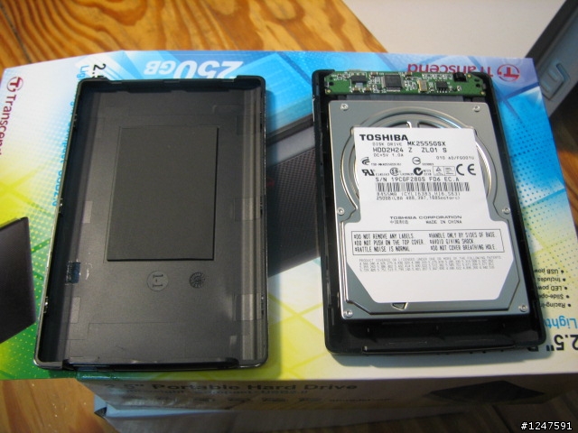 [開箱分享]創見 250G StoreJet Portable 2.5吋 賽車格紋行動硬碟