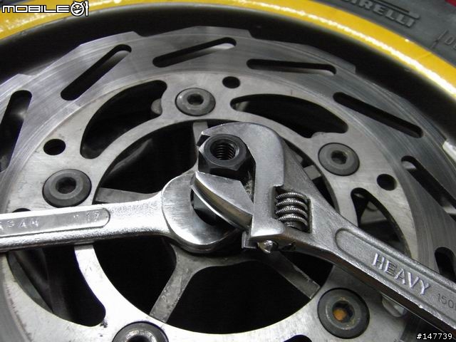 [更換]G-MAX200...更換前輪SKF軸承....