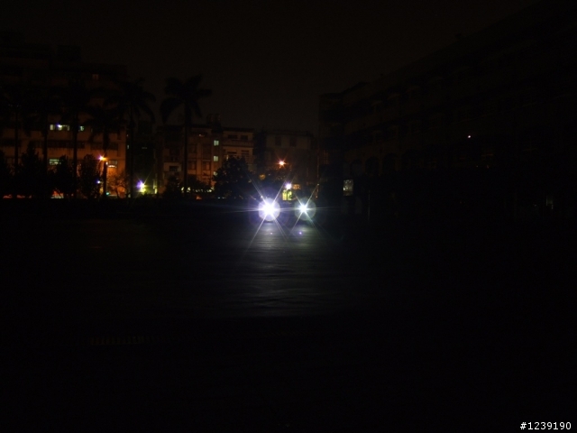 [分享]nightpro出的小鋼砲前燈(Nightpro-Aurora LED Alkaline)