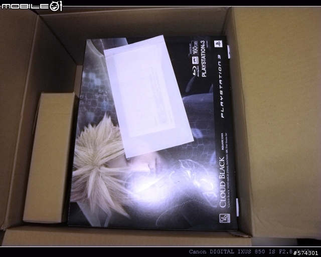 大家都開FF7ACC同捆FFXIII體驗版，我來開點不一樣的。