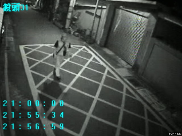 【緊急通報--請港友幫忙協尋】單車失竊--霧黑T3一台--- 4/29更新竊賊照片