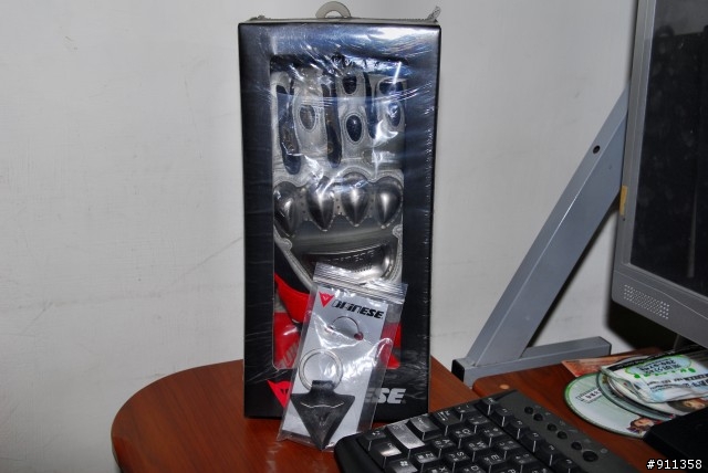 誰說Dainese沒有一千塊錢以內的全新正品!!(開箱文)