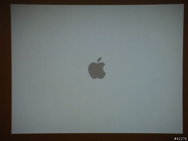 [圖多] 全新Mac mini 變身為 全新 iMac  120吋