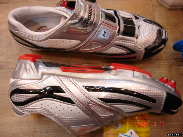 別人家的開箱文SHIMANO Road Competition SH-R310