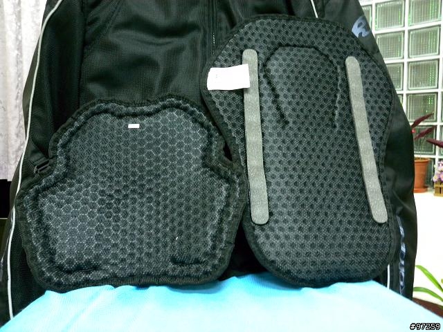 09年KOMINE  JK-701春夏防摔衣 分享 (更新護胸安裝問題-有圖說明)